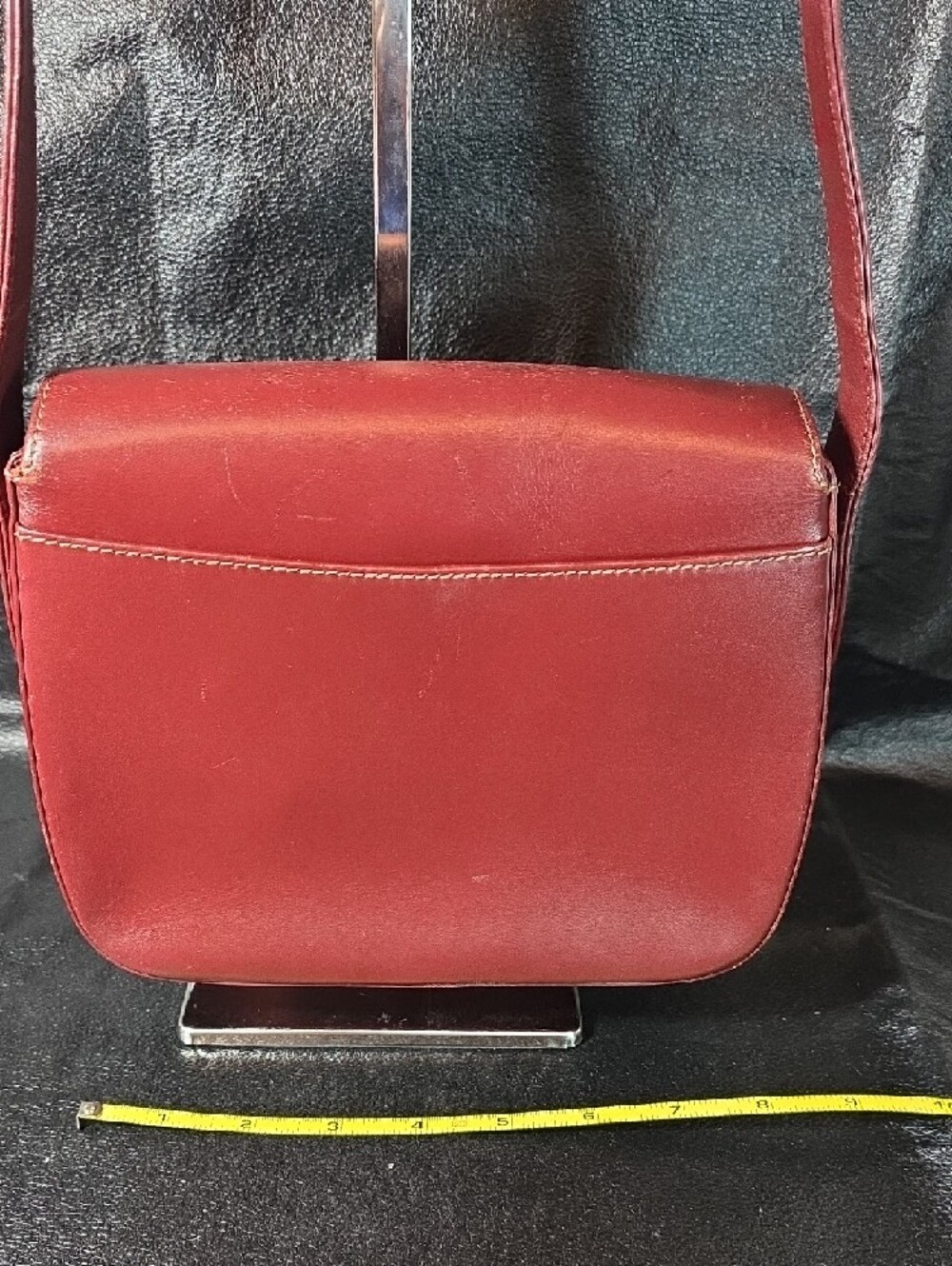 Vintage Cartier Burgundy Leather Crossbody Bag with Gold Turn-Lock - Picture 4 of 16